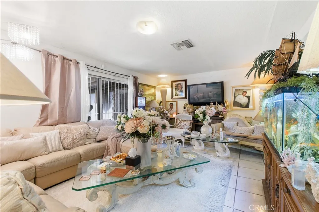 12011 Jouett Street, Sylmar, California 91342 home-pic-12