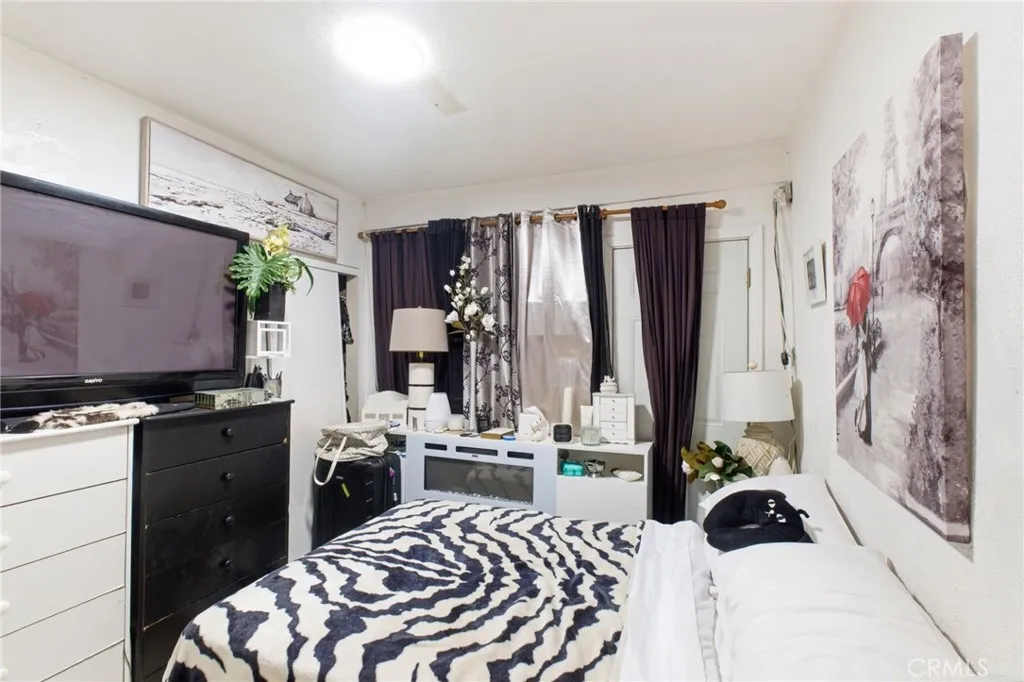 12011 Jouett Street, Sylmar, California 91342 home-pic-7