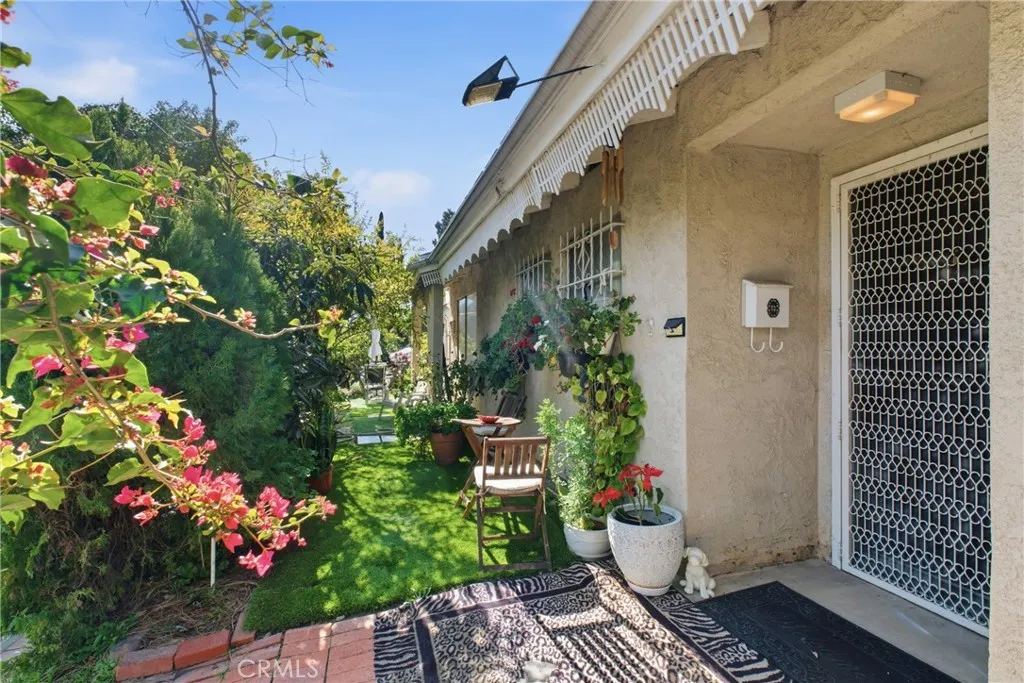 12011 Jouett Street, Sylmar, California 91342 home-pic-1