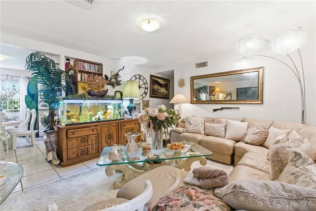 12011 Jouett Street, Sylmar, California 91342 home-pic-11