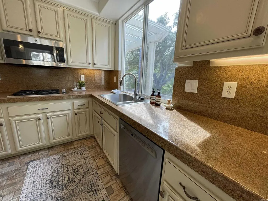 2776 W Canyon Avenue, San Diego, California 92123 home-pic-34