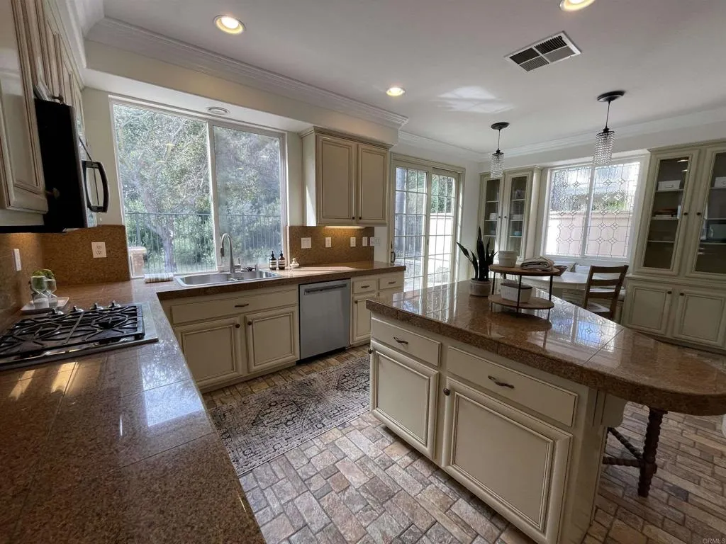 2776 W Canyon Avenue, San Diego, California 92123 home-pic-32