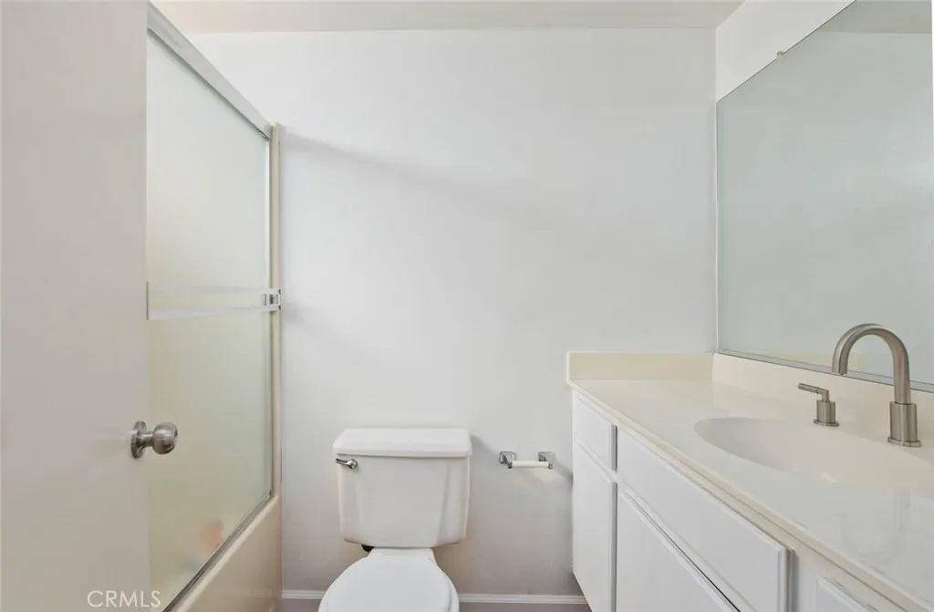 28415 Seco Canyon, Saugus, California 91390 home-pic-8