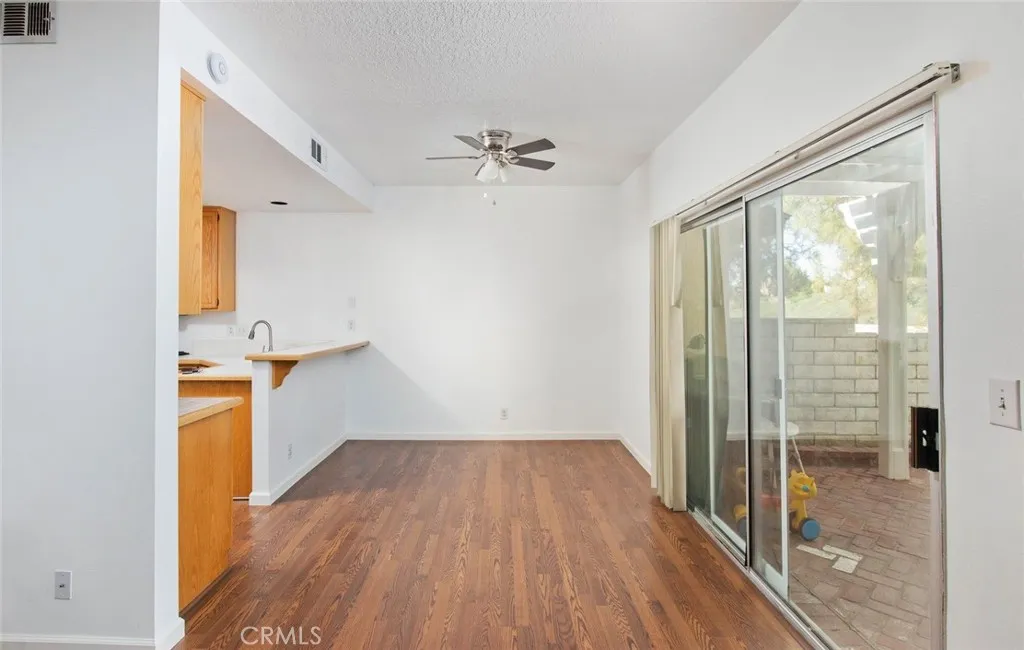 28415 Seco Canyon, Saugus, California 91390 home-pic-5