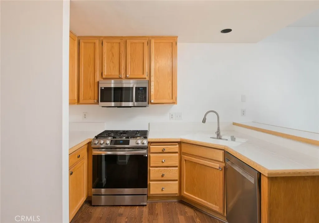 28415 Seco Canyon, Saugus, California 91390 home-pic-2