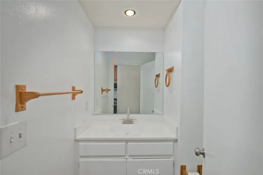 28415 Seco Canyon, Saugus, California 91390 home-pic-6