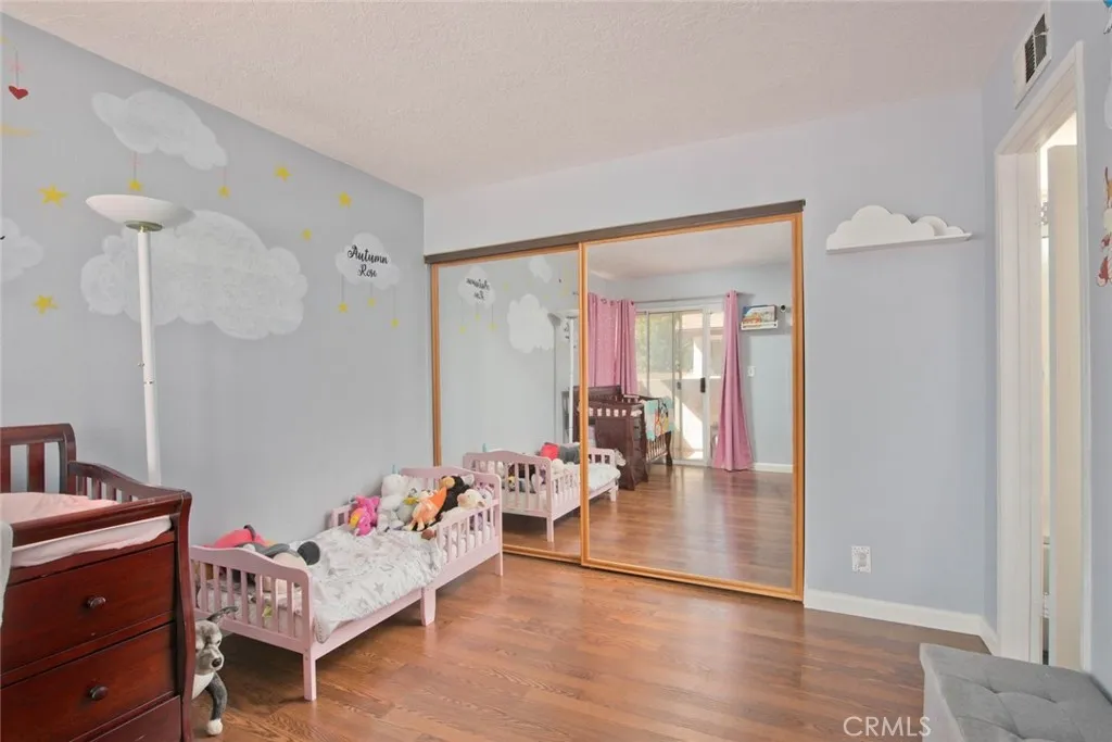 28415 Seco Canyon, Saugus, California 91390 home-pic-9