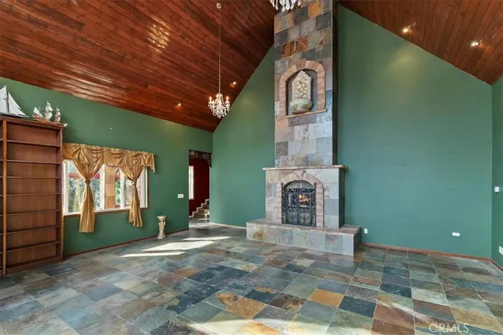 495 Zuger Court, Crestline, California 92325