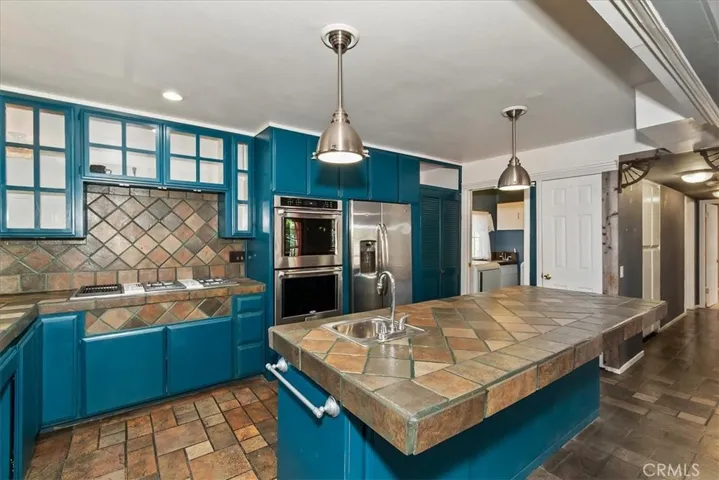 495 Zuger Court, Crestline, California 92325