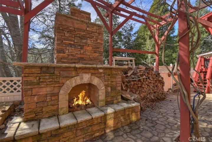 495 Zuger Court, Crestline, California 92325
