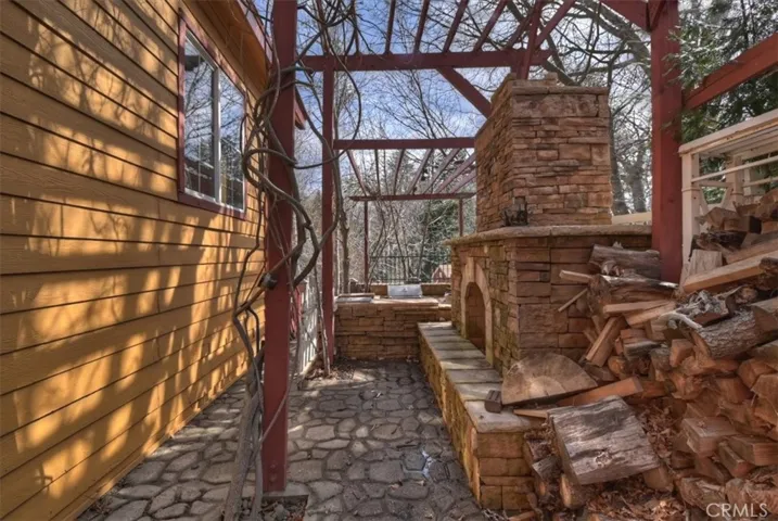 495 Zuger Court, Crestline, California 92325