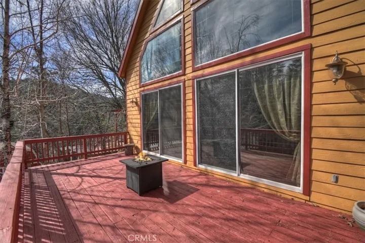 495 Zuger Court, Crestline, California 92325