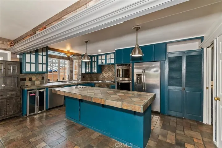 495 Zuger Court, Crestline, California 92325