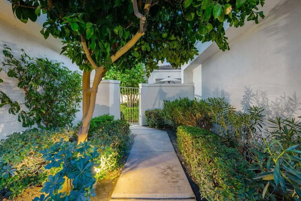 80381 Oak Tree, La Quinta, California 92253 home-pic-16