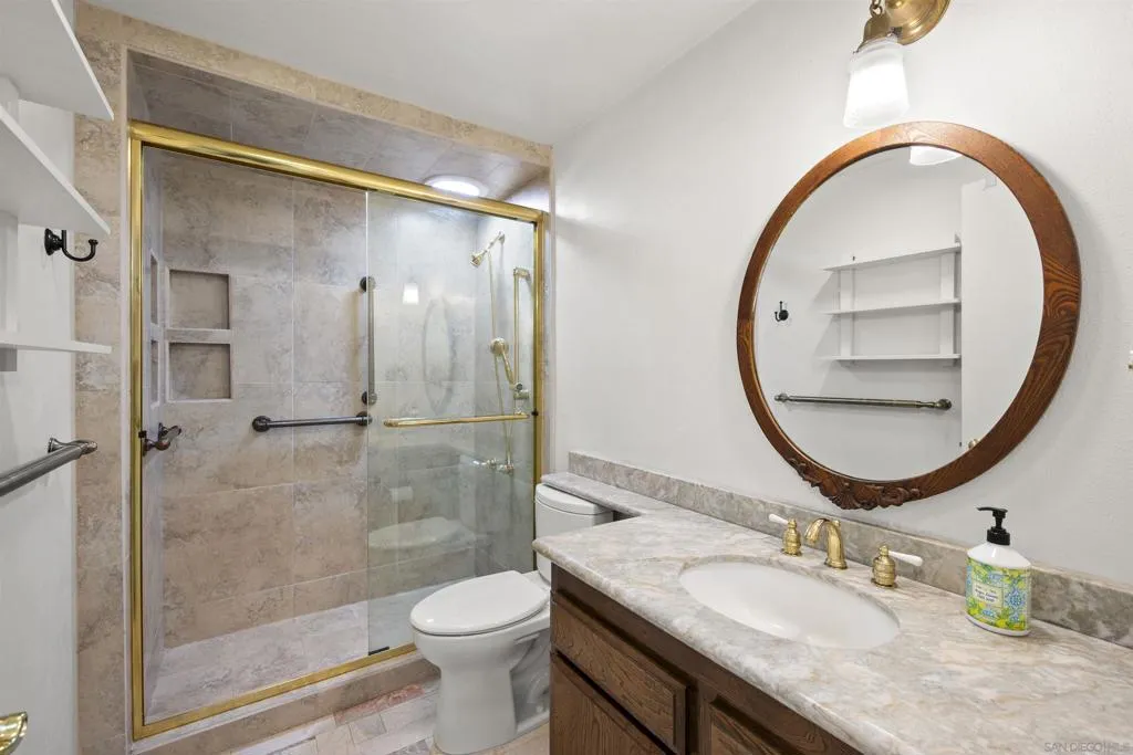 4617 Schaumberg Pl, Bonita, California 91902 home-pic-21