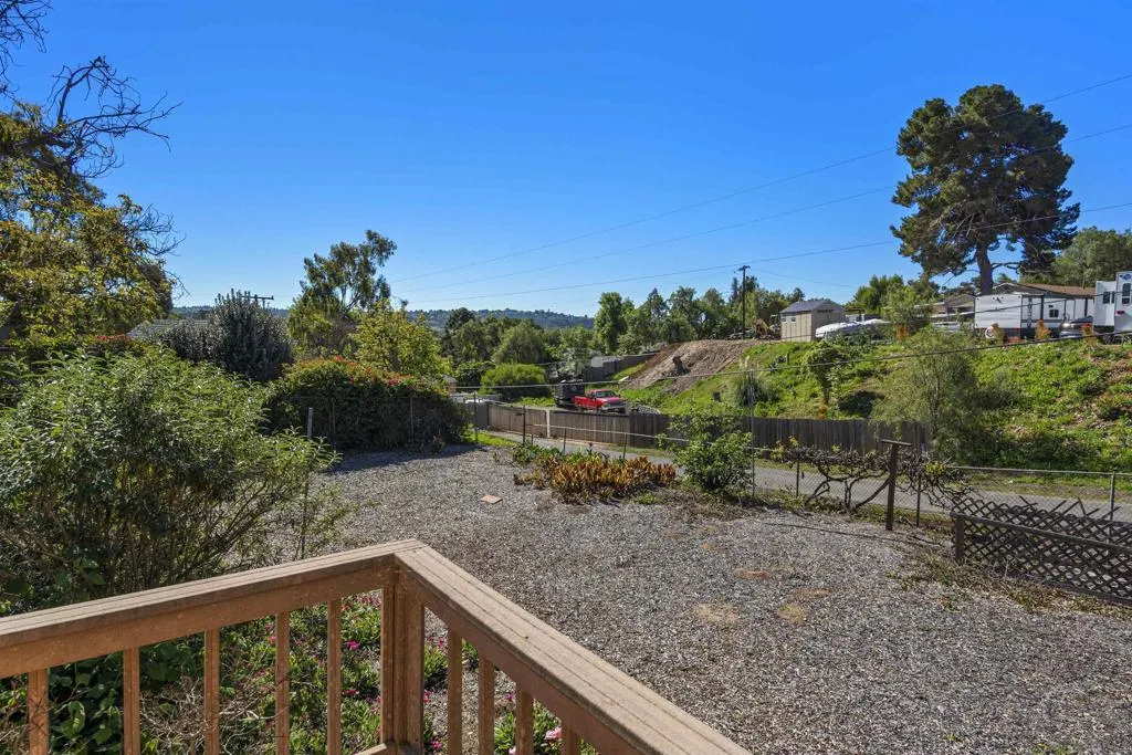 4617 Schaumberg Pl, Bonita, California 91902 home-pic-45