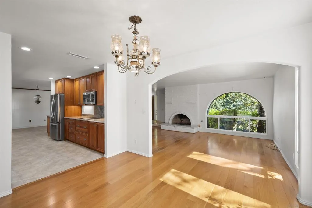 4617 Schaumberg Pl, Bonita, California 91902 home-pic-11