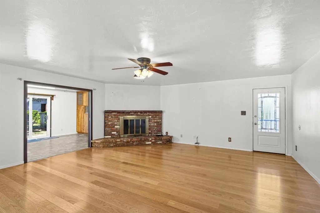 4617 Schaumberg Pl, Bonita, California 91902 home-pic-17