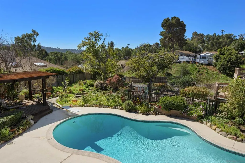 4617 Schaumberg Pl, Bonita, California 91902 home-pic-26