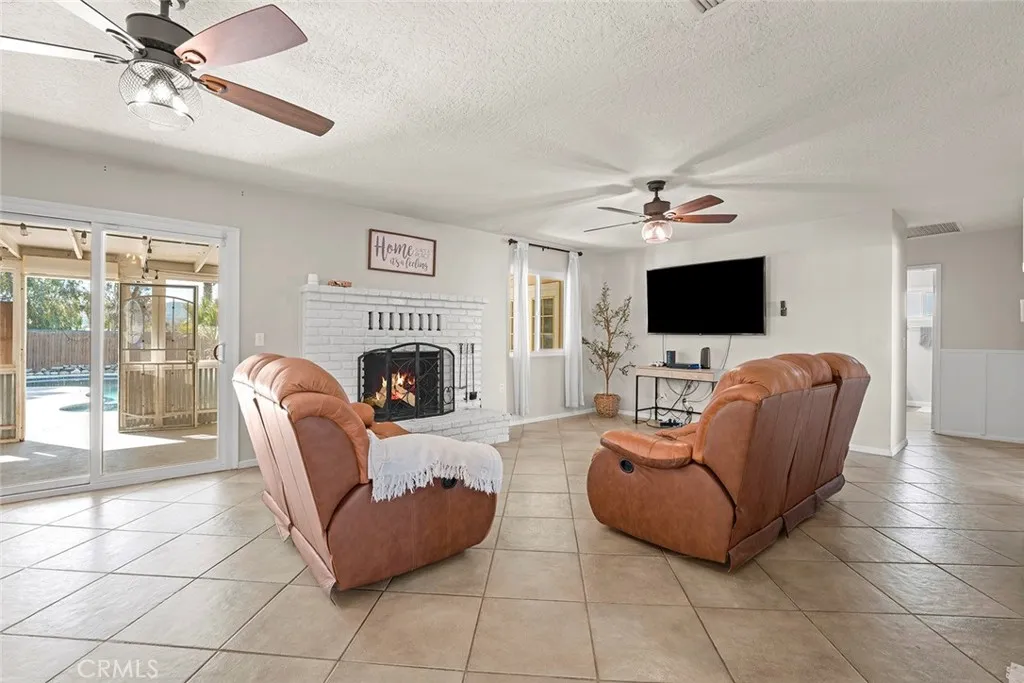 40069 Newport, Hemet, California 92543 home-pic-6
