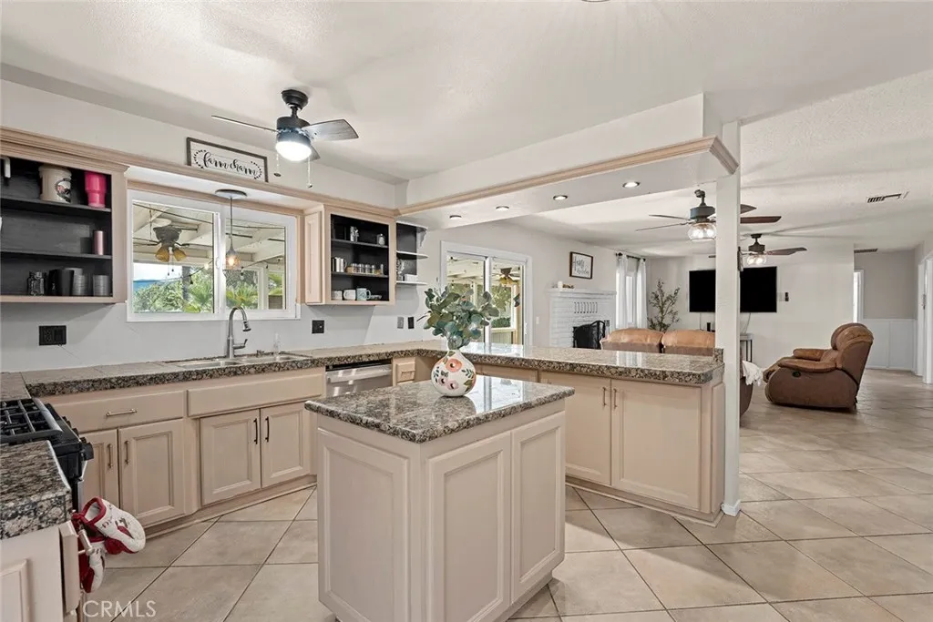 40069 Newport, Hemet, California 92543 home-pic-13