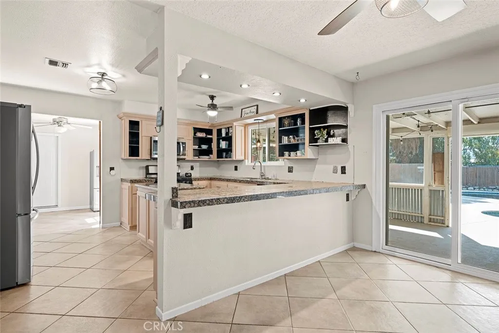 40069 Newport, Hemet, California 92543 home-pic-10
