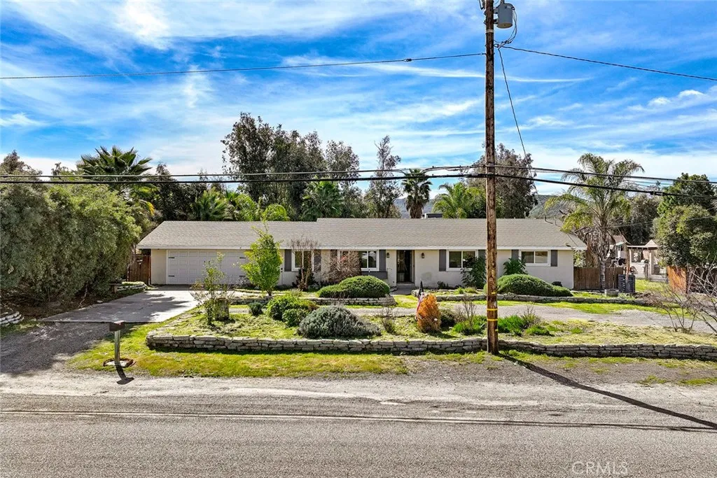 40069 Newport, Hemet, California 92543 home-pic-51
