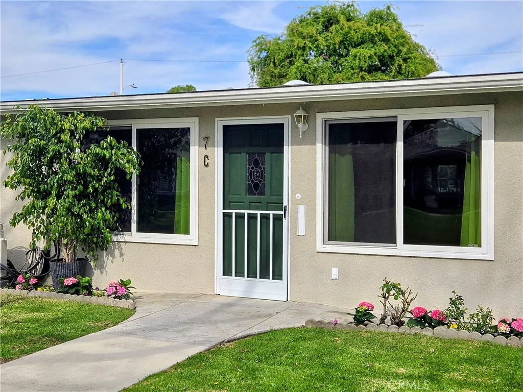 13920 Thunderbird Drive, Seal Beach, California 90740 home-pic-1