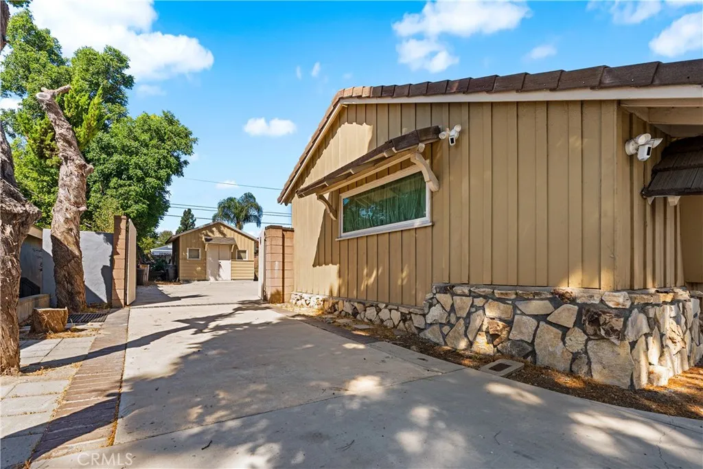 11223 White Oak Avenue, Granada Hills, California 91344 home-pic-3