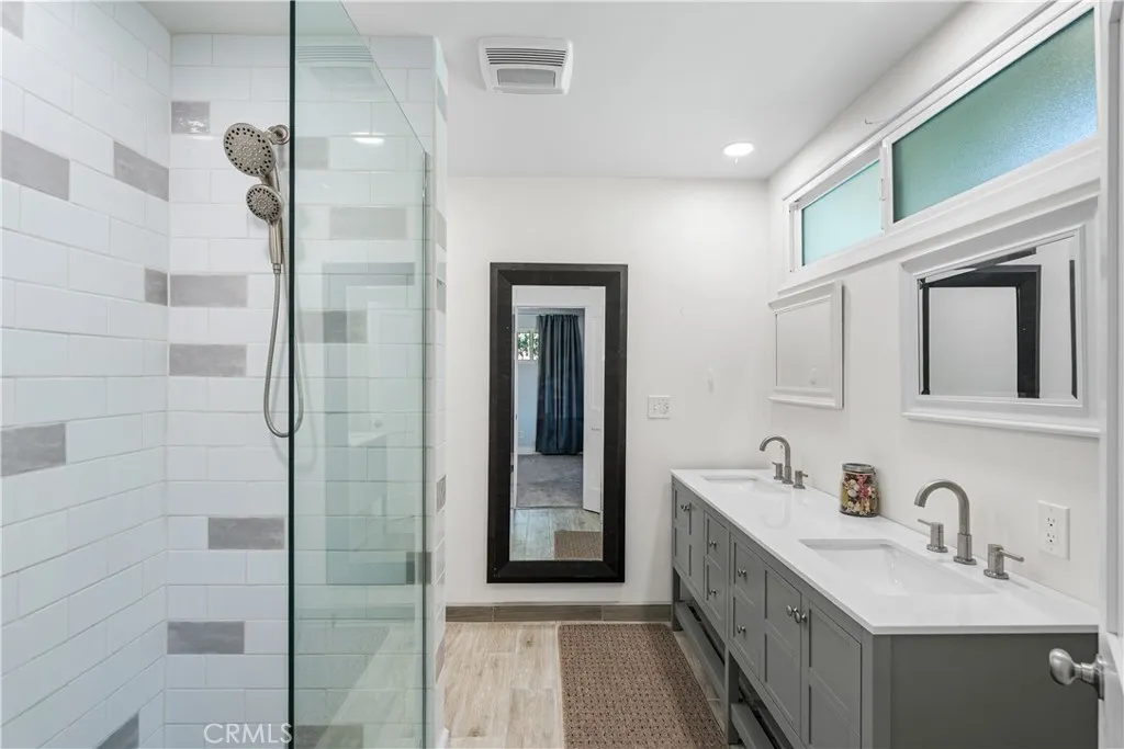 11223 White Oak Avenue, Granada Hills, California 91344 home-pic-26