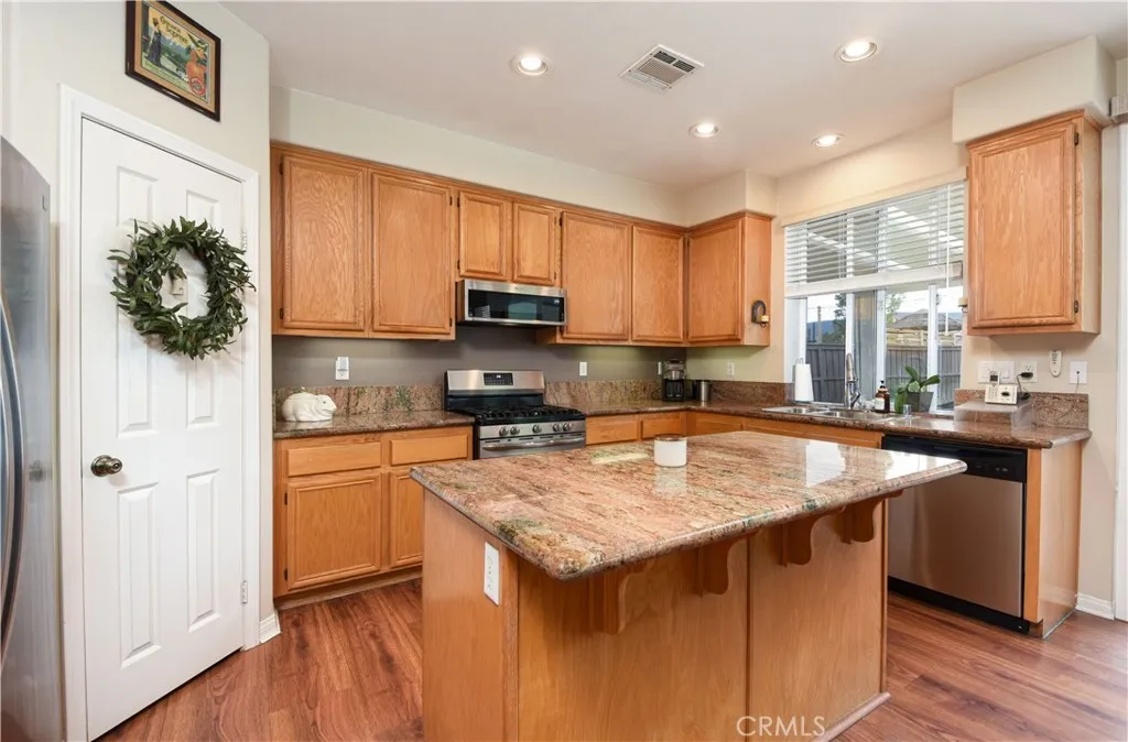 23809 Barberry Place, Murrieta, California 92562 home-pic-9
