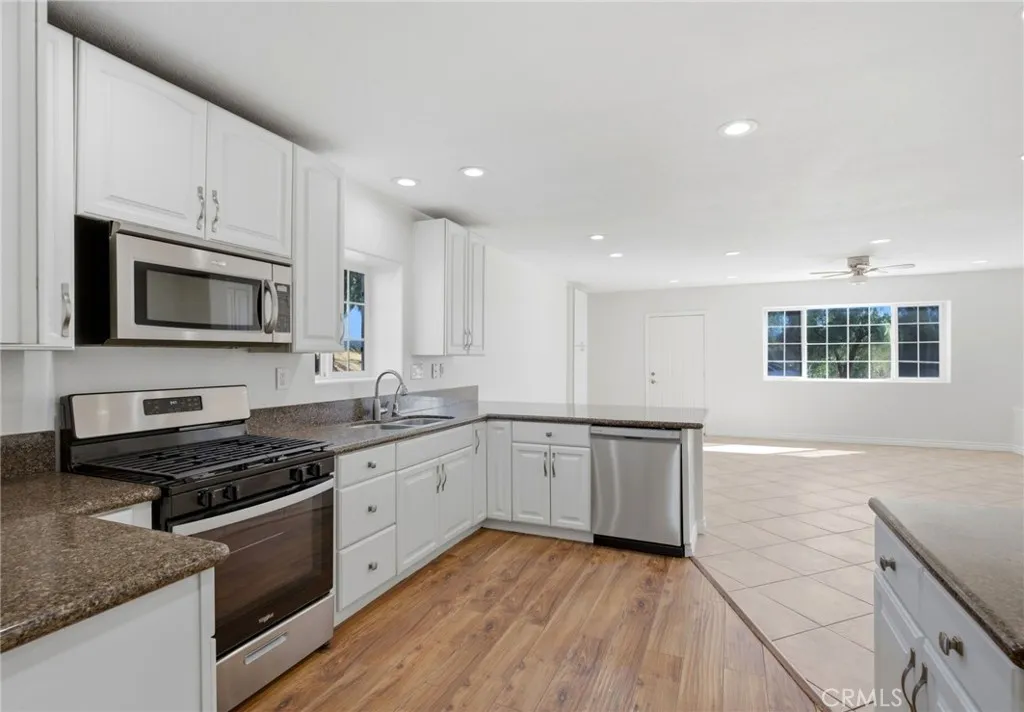 38595 Carolbee, Temecula, California 92592 home-pic-16