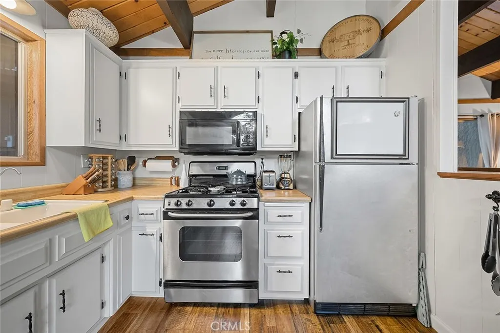 28349 Larchmont, Lake Arrowhead, California 92352 home-pic-18
