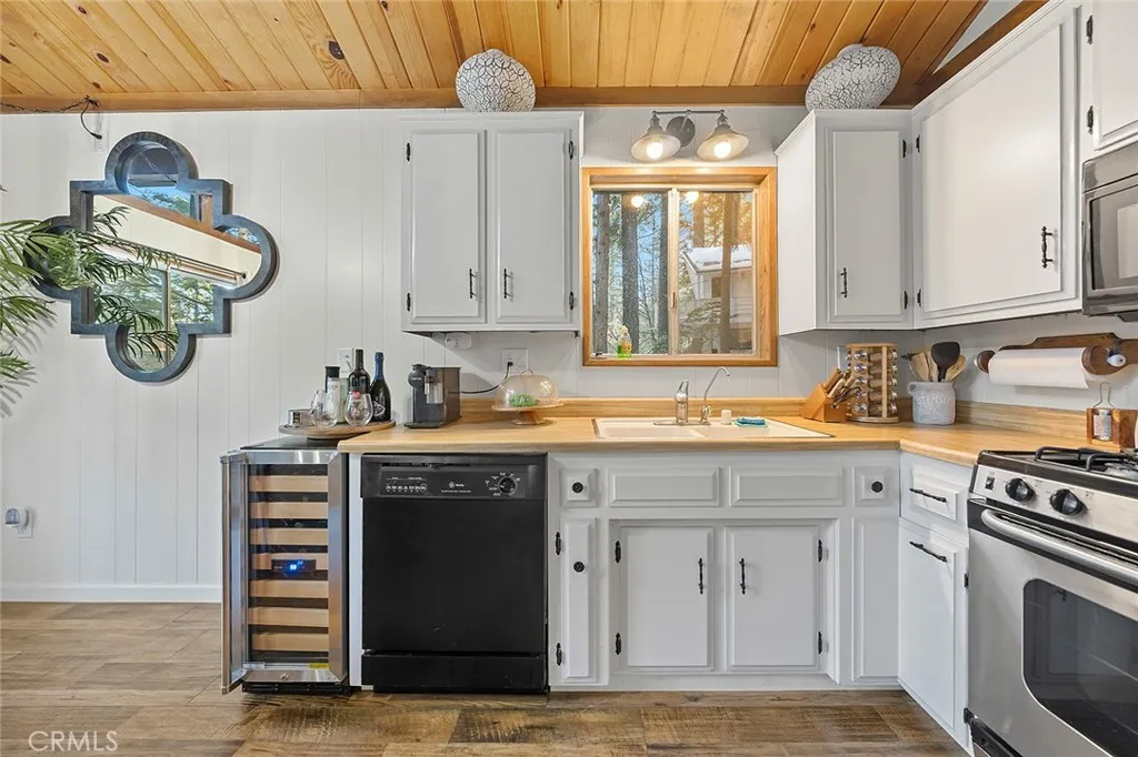 28349 Larchmont, Lake Arrowhead, California 92352 home-pic-19