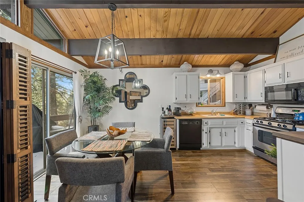 28349 Larchmont, Lake Arrowhead, California 92352 home-pic-16