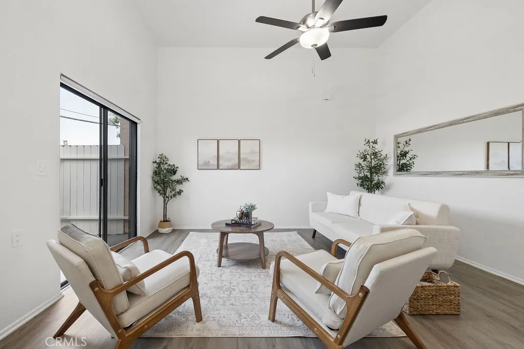 20823 Norwalk Boulevard 26, Lakewood, California 90715 home-pic-2