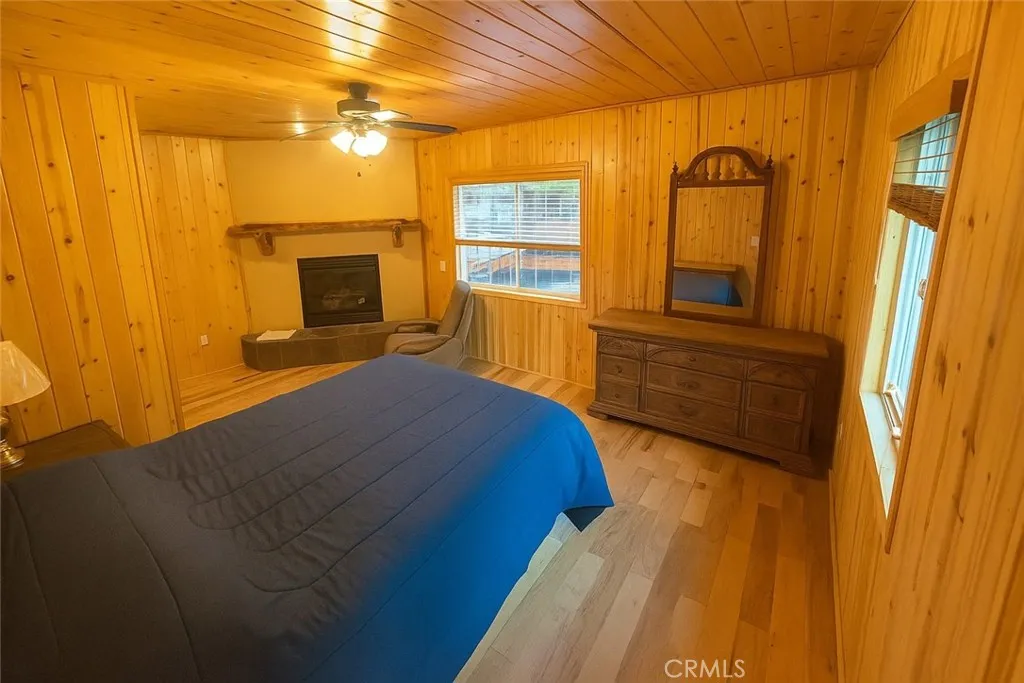 33308 Iris Drive, Green Valley Lake, California 92341 home-pic-8