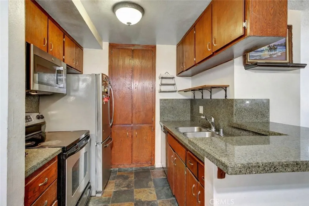 806 Coriander C, Torrance, California 90502 home-pic-13