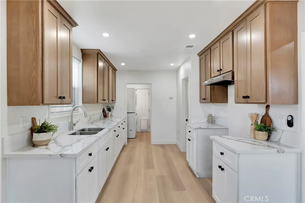 1046 E Mardina, West Covina, California 91790 home-pic-12
