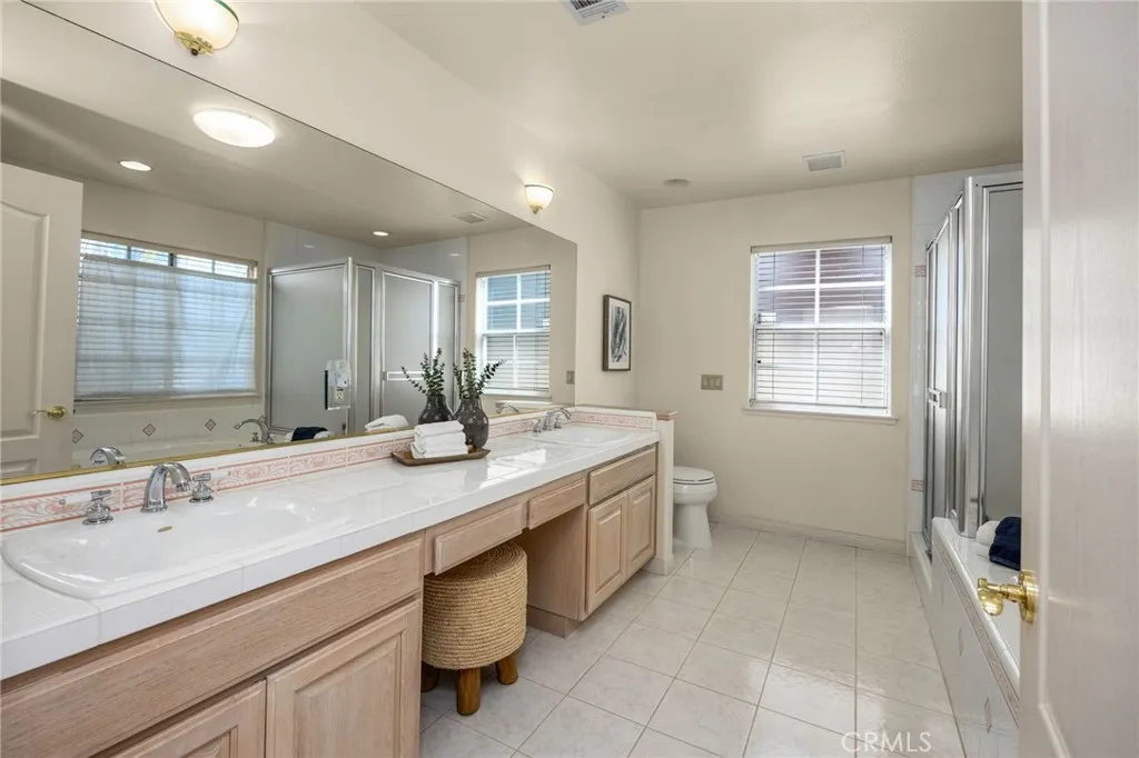 7775 E Bridgewood, Anaheim, California 92808 home-pic-21