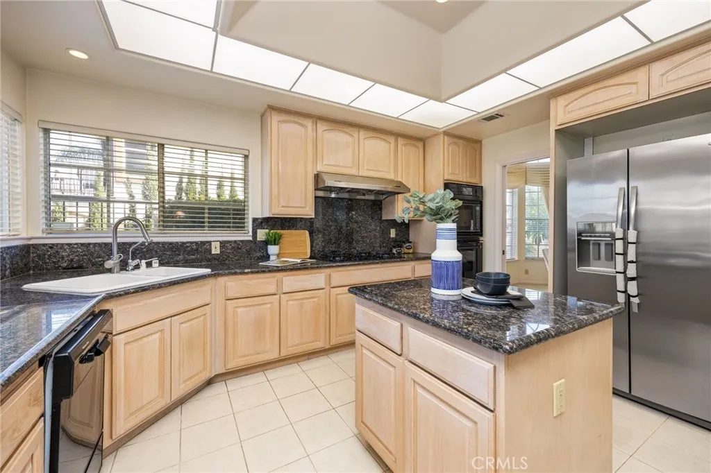 7775 E Bridgewood, Anaheim, California 92808 home-pic-10