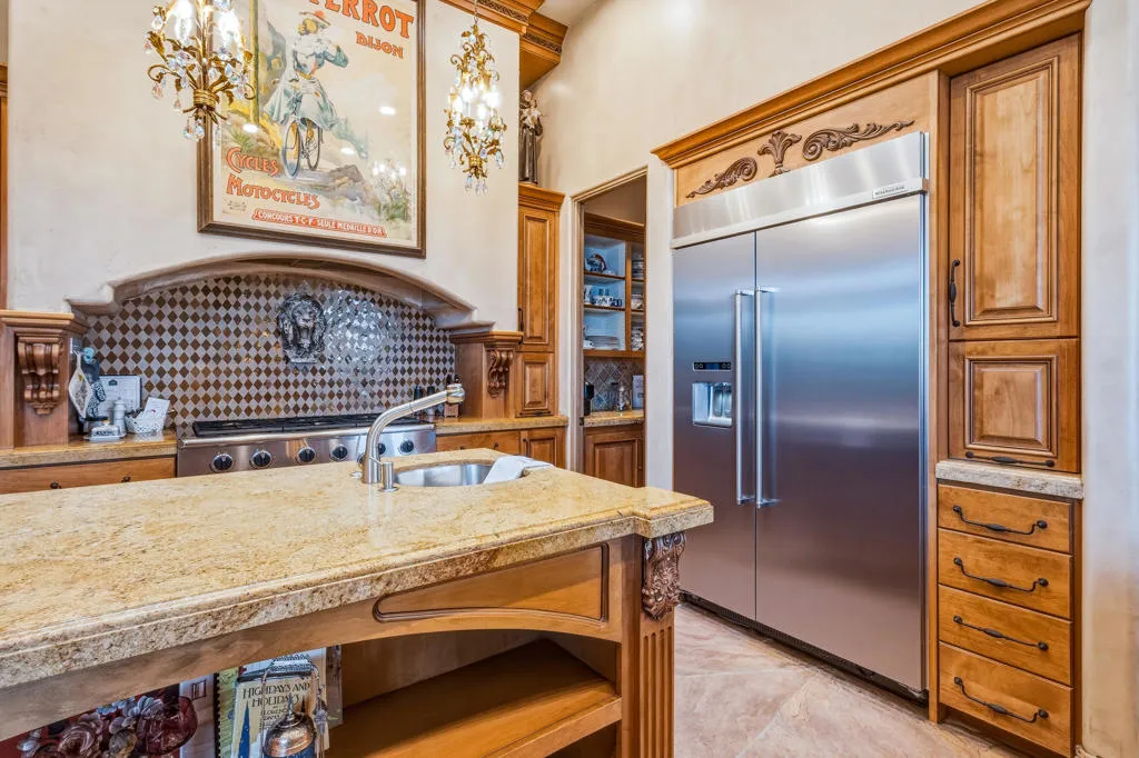 35 Overland Court, Palm Desert, California 92260 home-pic-11
