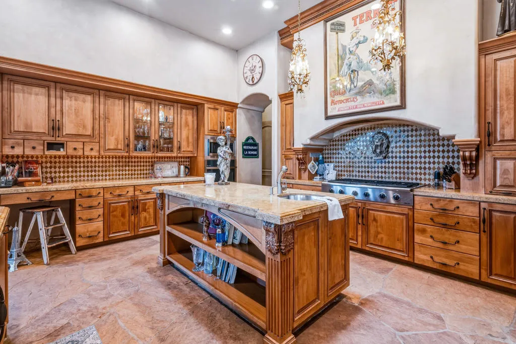 35 Overland Court, Palm Desert, California 92260 home-pic-7