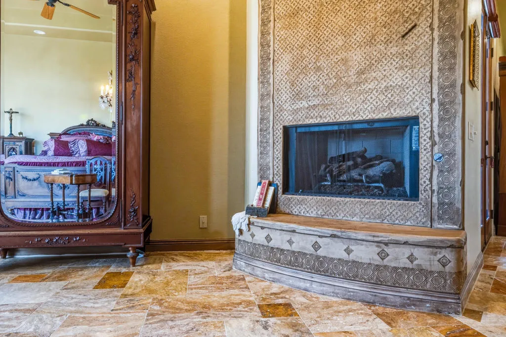 35 Overland Court, Palm Desert, California 92260 home-pic-14