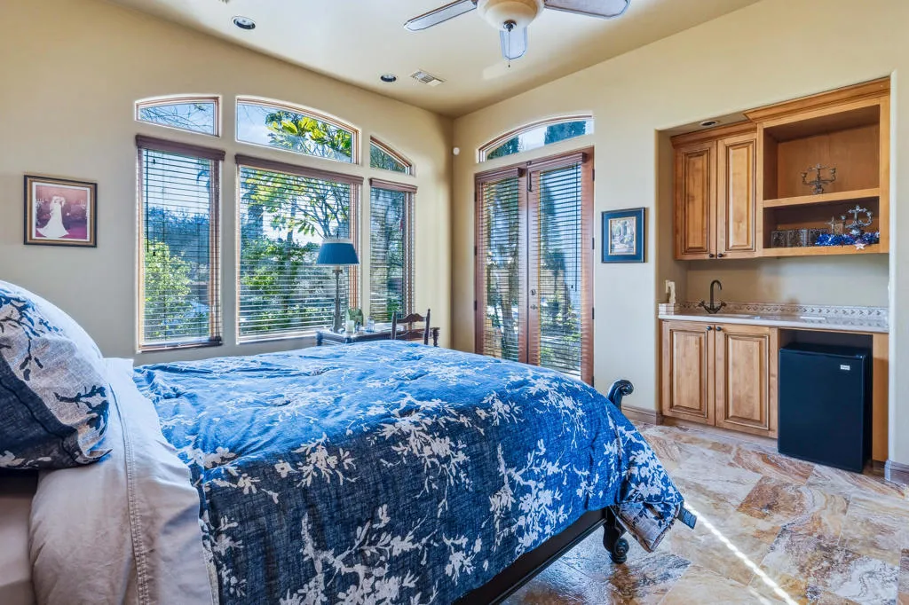 35 Overland Court, Palm Desert, California 92260 home-pic-22