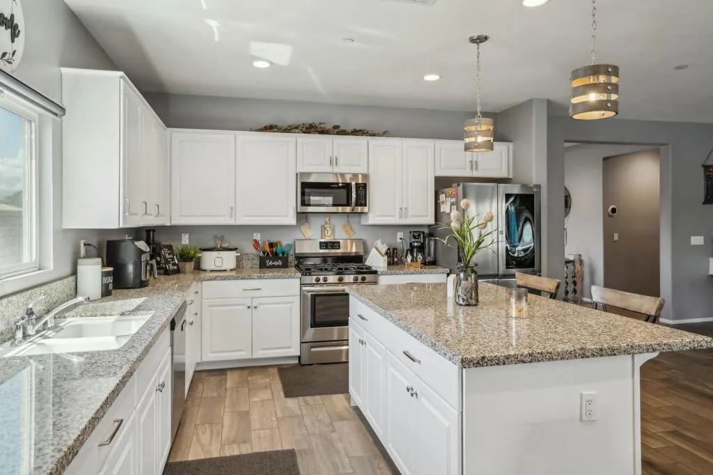 42912 Gazapo Court, Indio, California 92203 home-pic-21