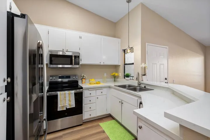21-web-or-mls-DFAve42_OPMG_0226_019