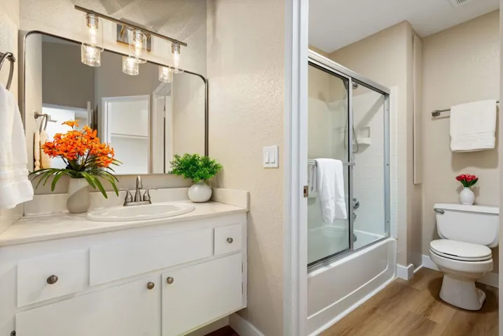 31-web-or-mls-DFAve42_OPMG_0226_027