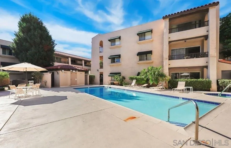 2530 Clairemont Dr 303, San Diego, California 92117 home-pic-20