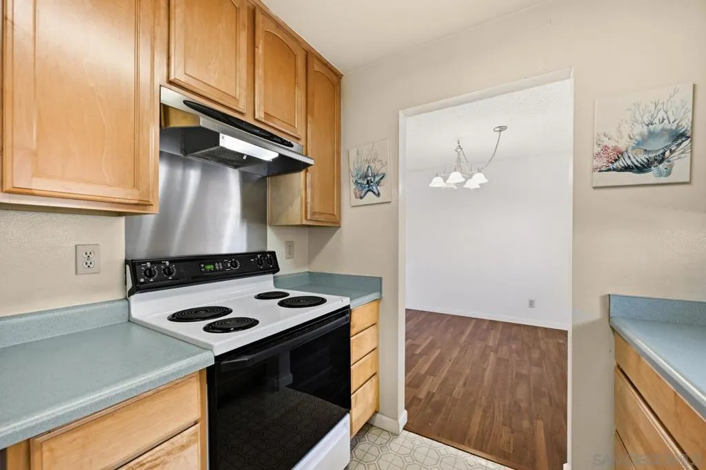 2530 Clairemont Dr 303, San Diego, California 92117 home-pic-8